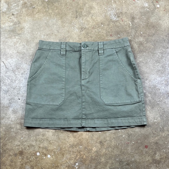 Sanctuary Olive Green Skirt
Size: 31 - Picture 1 of 6
